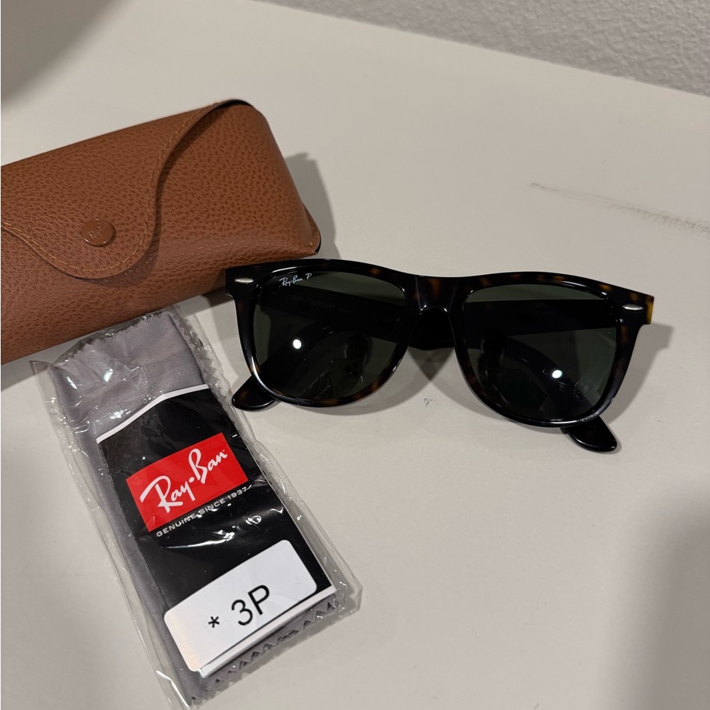 Ray-Ban Classic Wayfarer Tortoise Sunglasses
